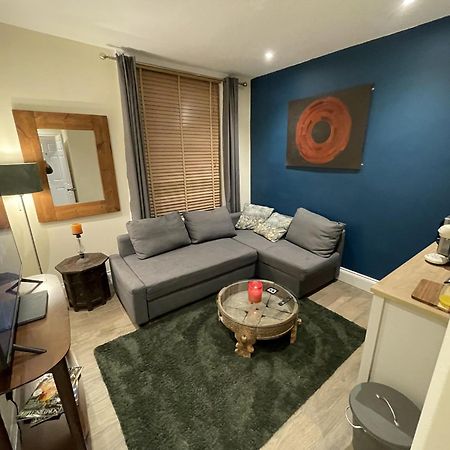 Globe Apartments Glastonbury Ngoại thất bức ảnh